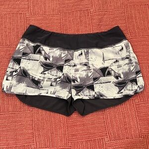 MPG size 11 Women's Athletic lined Shorts with Black and Gray Geometric Pattern